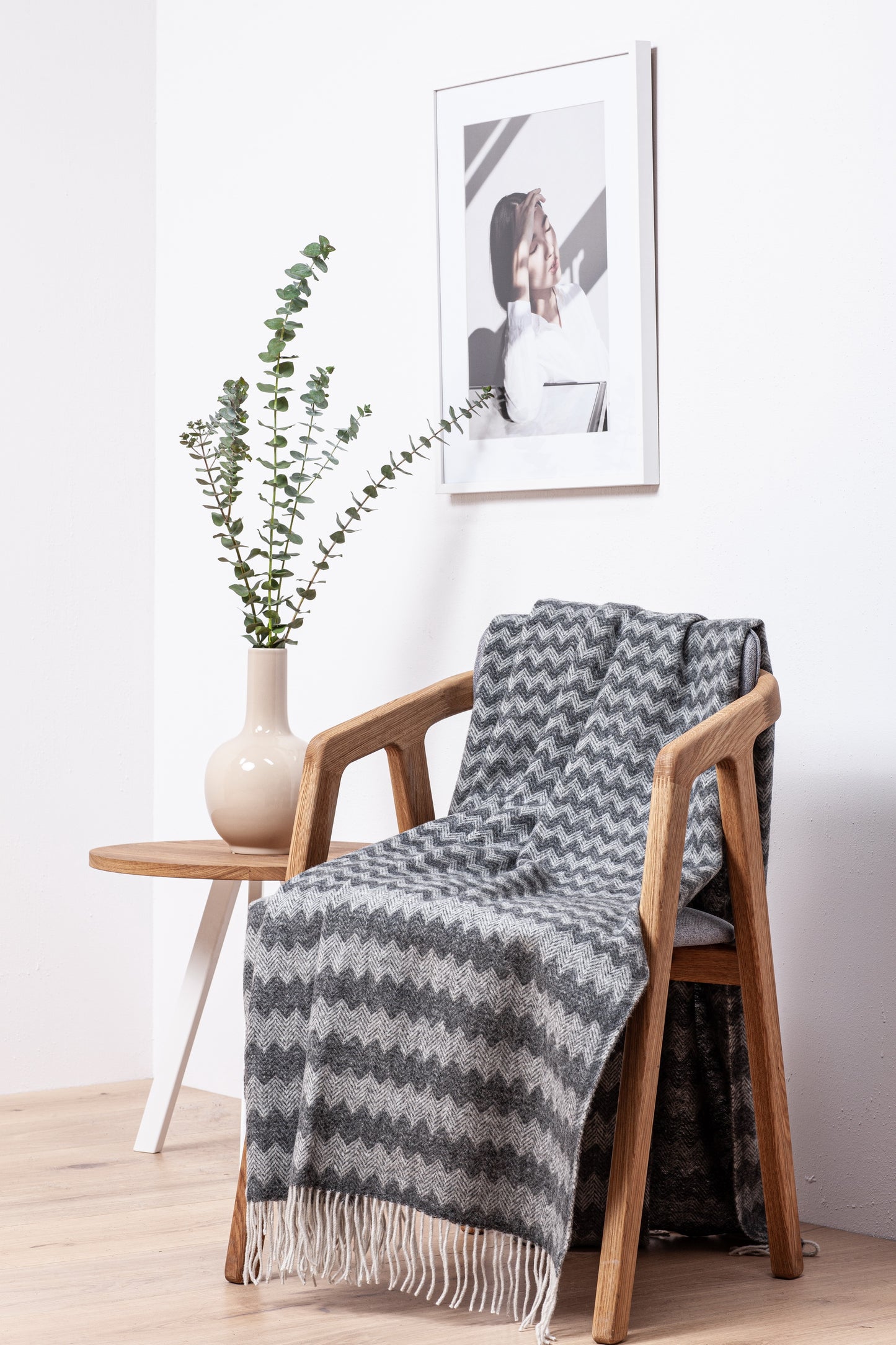 Luxurious Dark Gray Pure Wool Throw for Timeless Elegance „Anika 34-17“