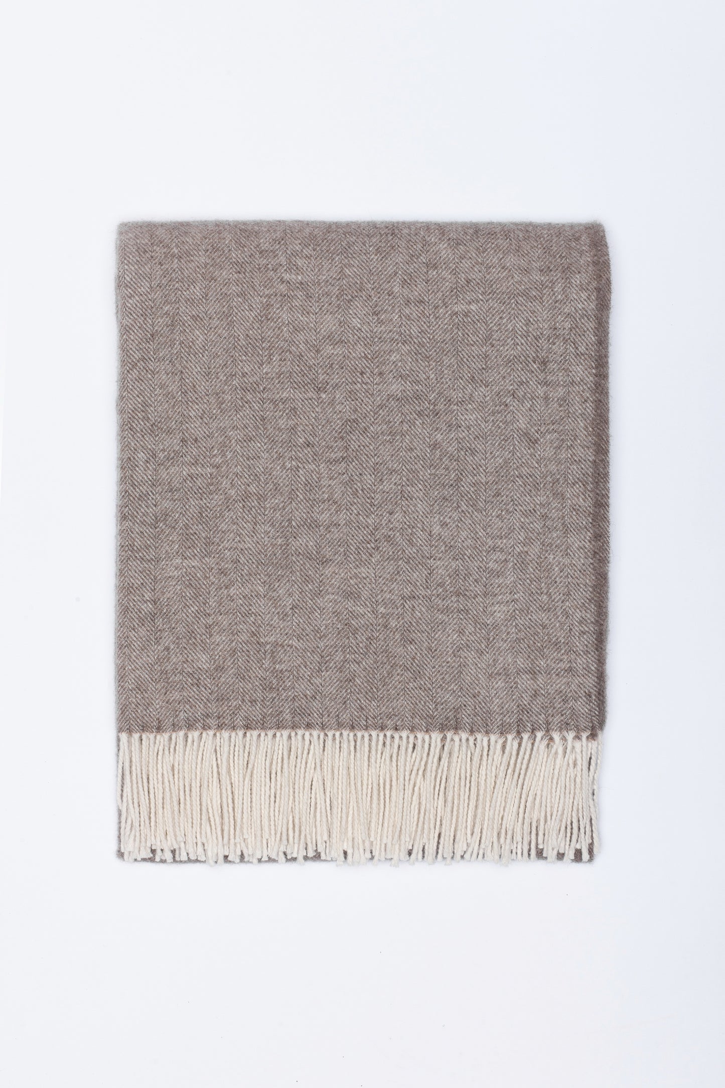 Chestnut Luxe: Brown Merino Wool Throw „Classic 7-03“