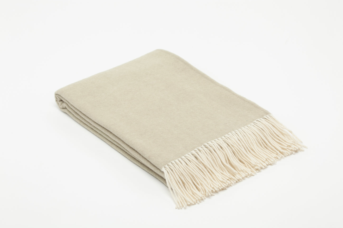 Mint Elegance: Soft Green Merino Wool Throw „Classic 7-19“