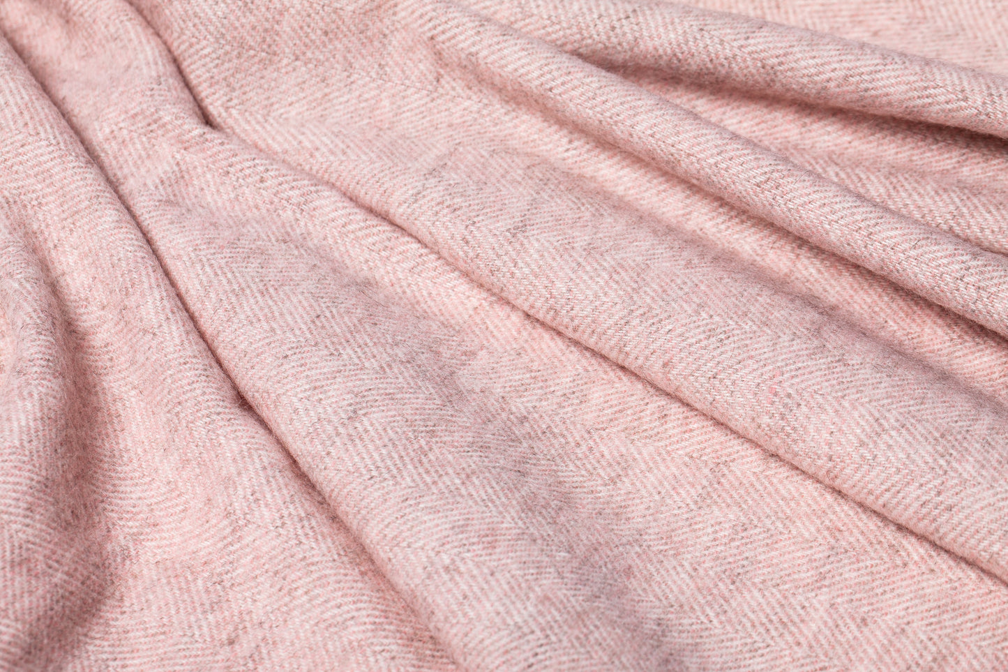 Blush Elegance: Pink Merino Wool Throw „Classic 7-20“