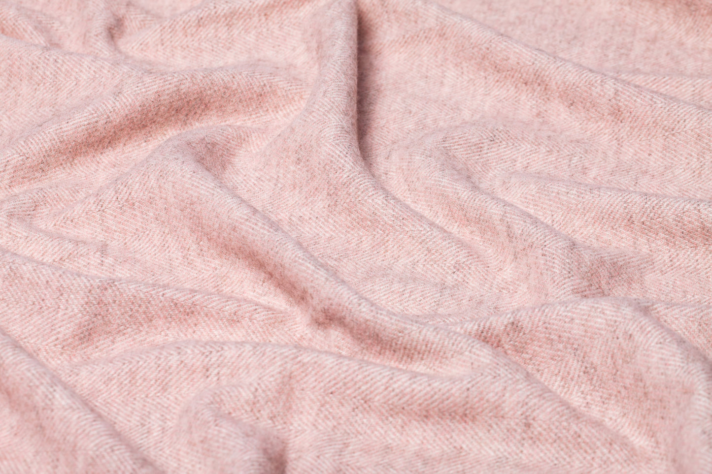 Blush Elegance: Pink Merino Wool Throw „Classic 7-20“