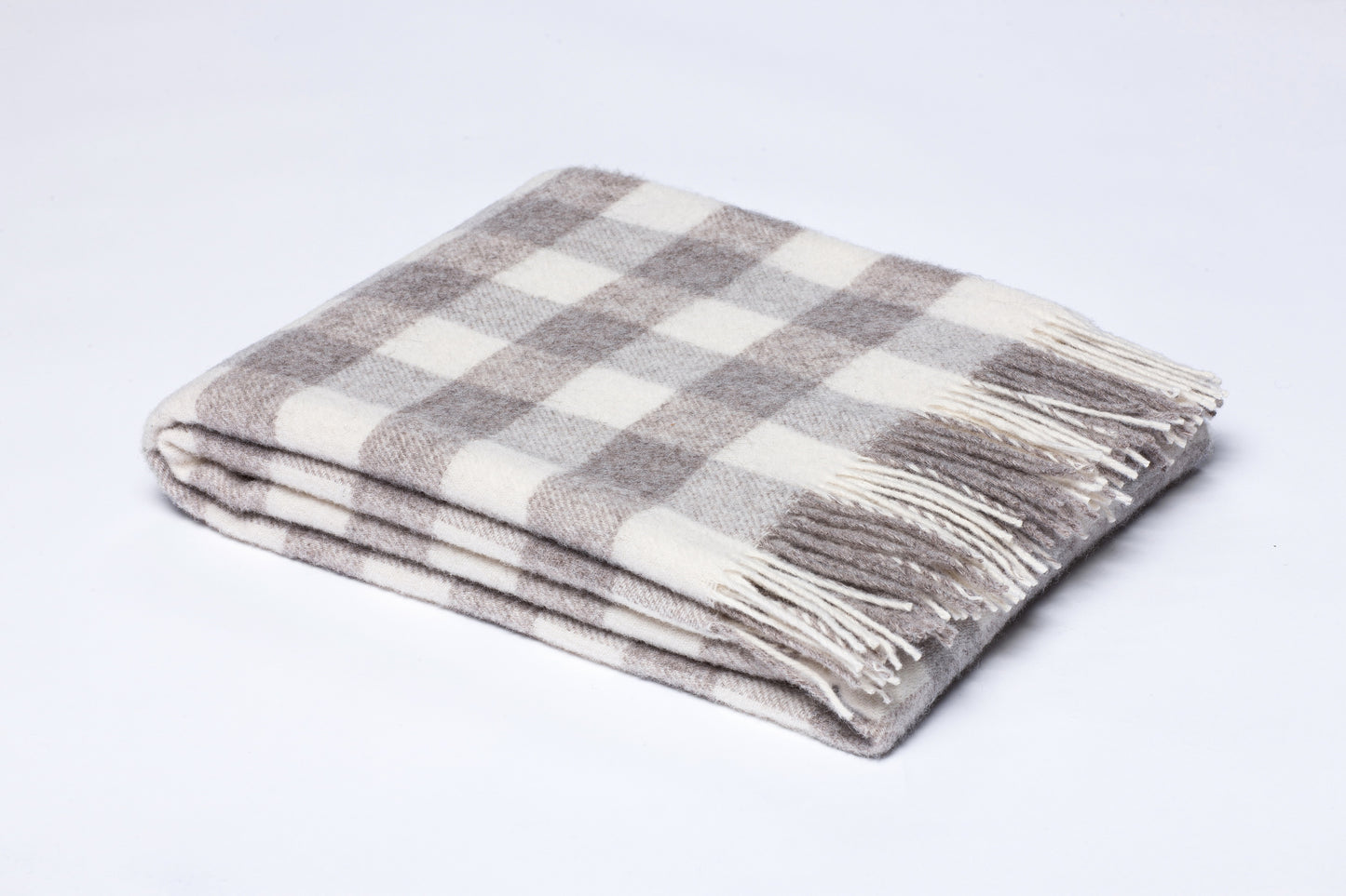 Timeless Brown and White Checkered Wool Throw „Eli 1-00“