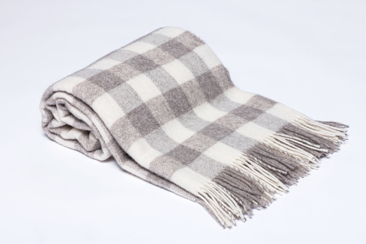 Timeless Brown and White Checkered Wool Throw „Eli 1-00“