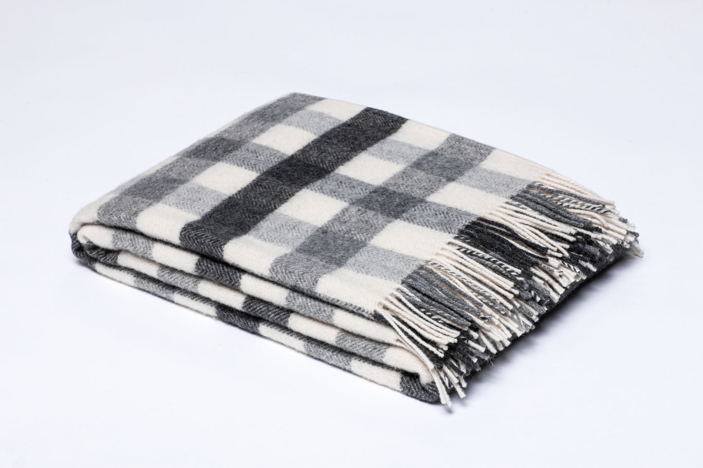 Gray & White Checked Wool Throw „Eli 2-11“