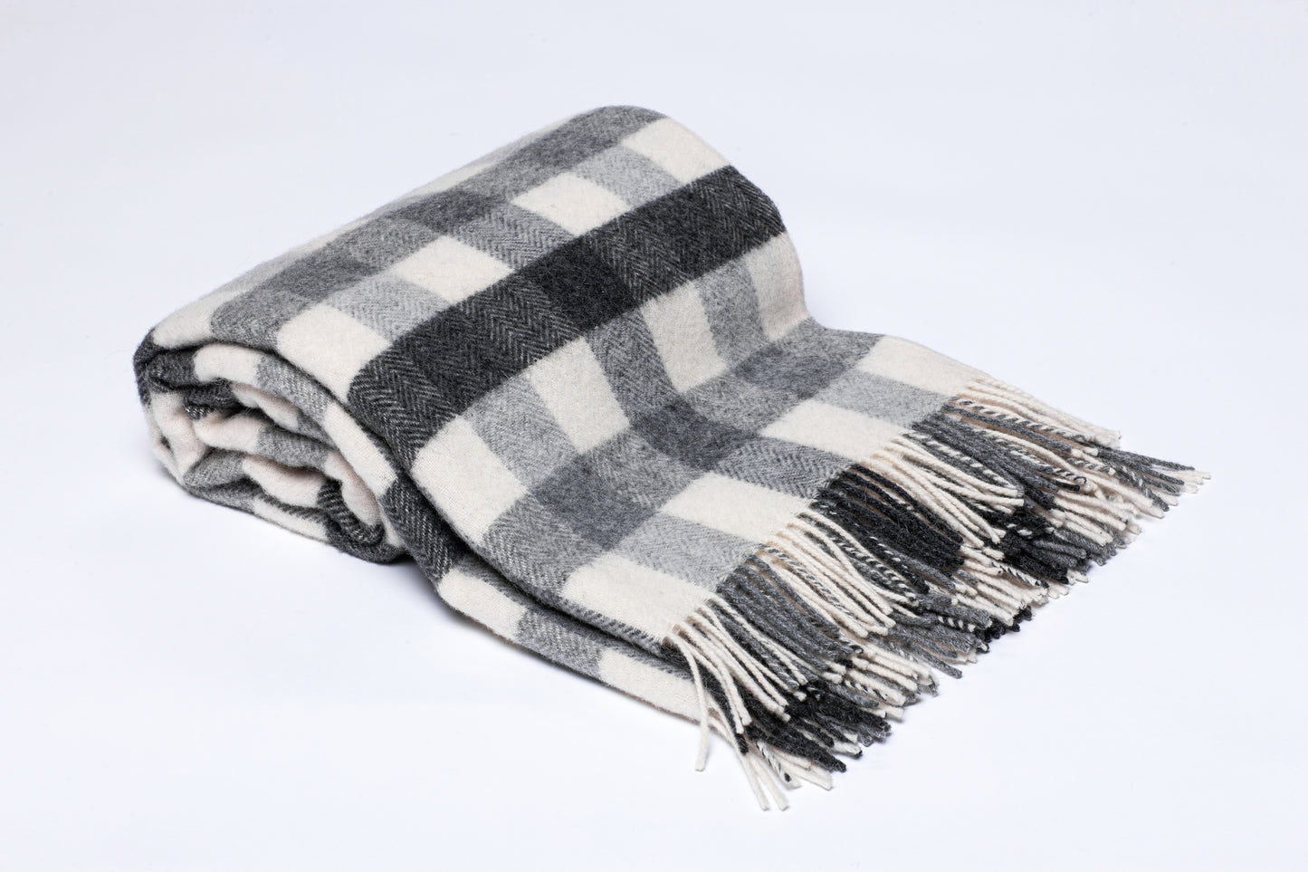 Gray & White Checked Wool Throw „Eli 2-11“