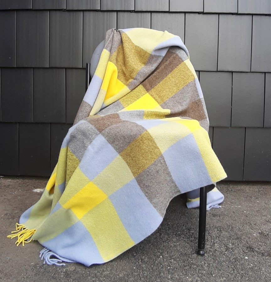 Vibrant and Colorful Checkered Pure Wool Throw for a Stylish Touch „Eli 3-40“