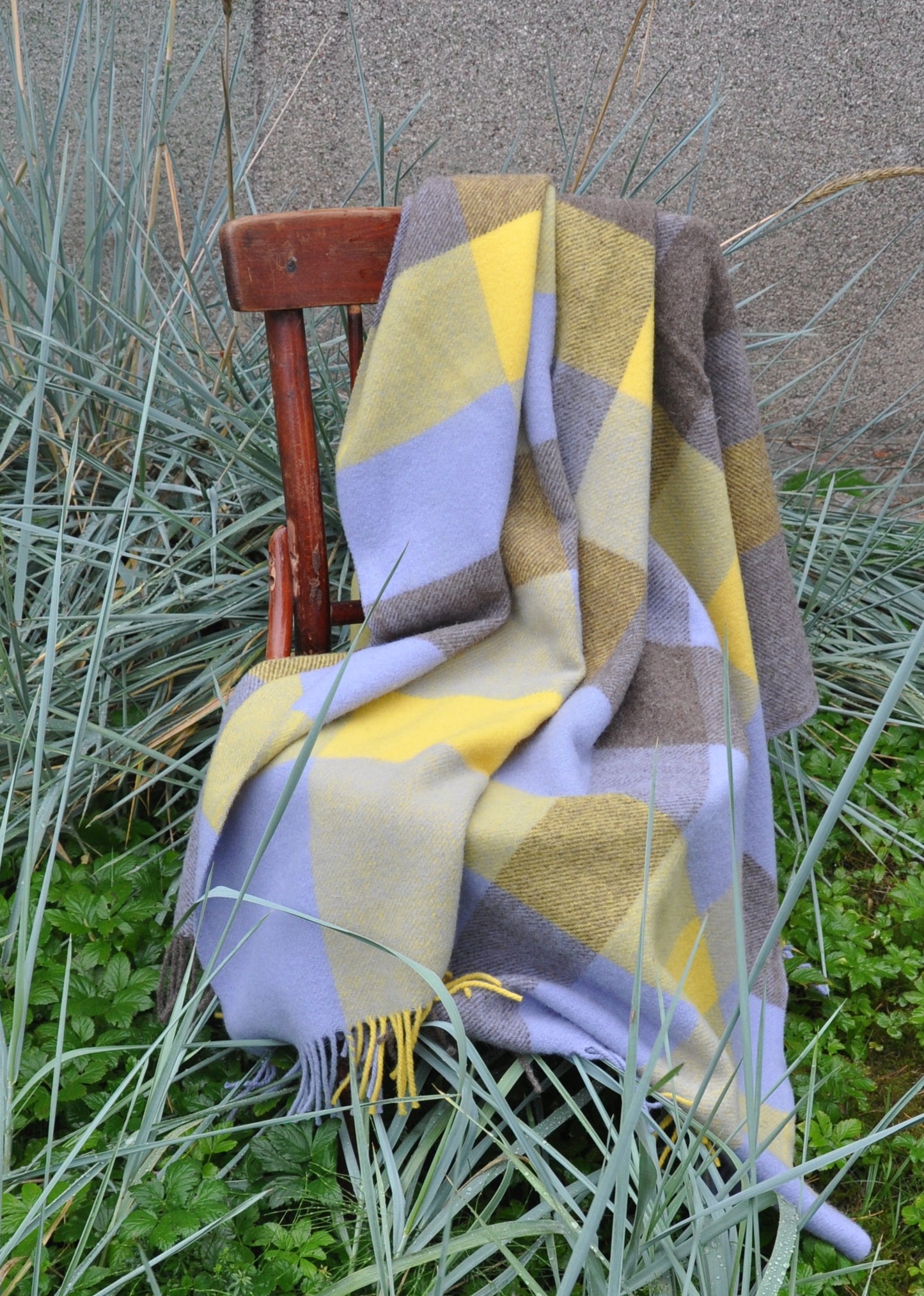 Vibrant and Colorful Checkered Pure Wool Throw for a Stylish Touch „Eli 3-40“